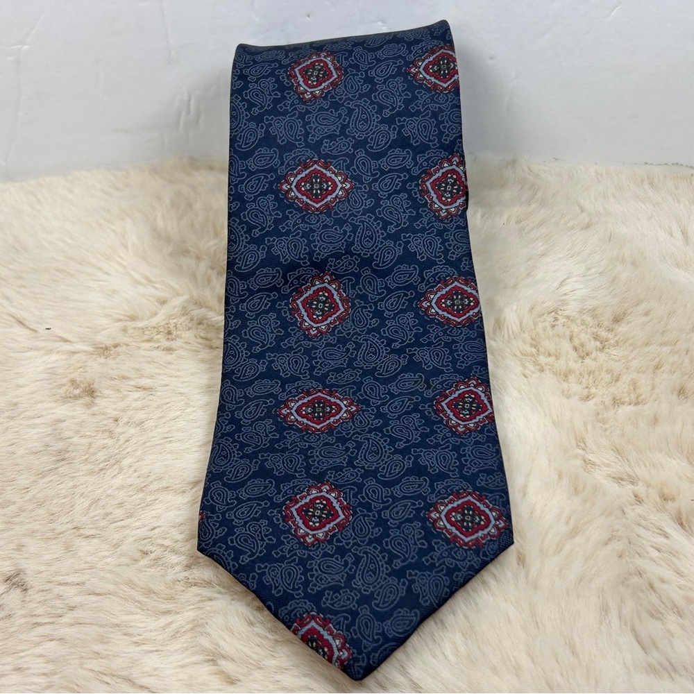 Classic Blue‎ and Red Silk Tie with Medallion Pattern